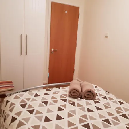 Griffith Hall 2 Bedroom Apartment *